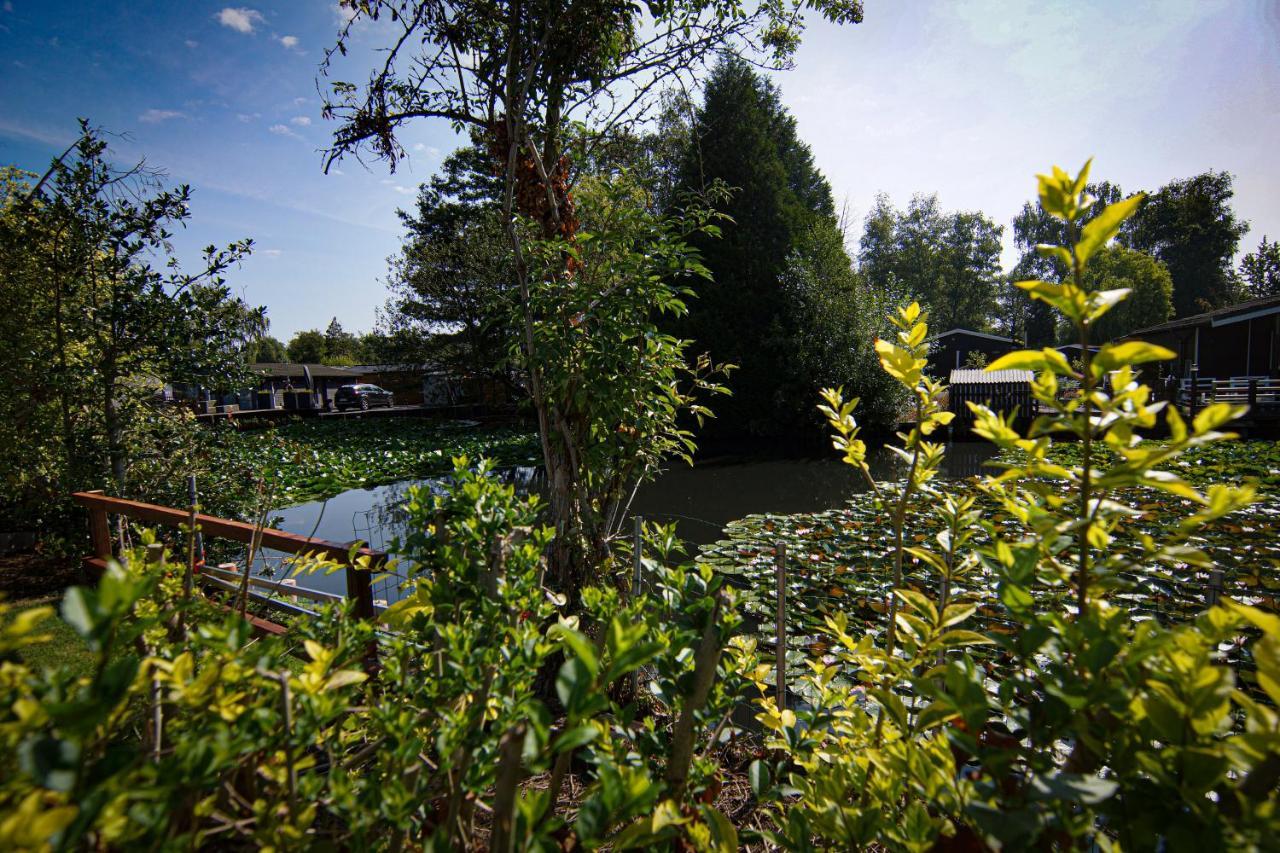 Rustig Gelegen Chalet Kapeki Met Tuin Aan Het Water Geel Dış mekan fotoğraf